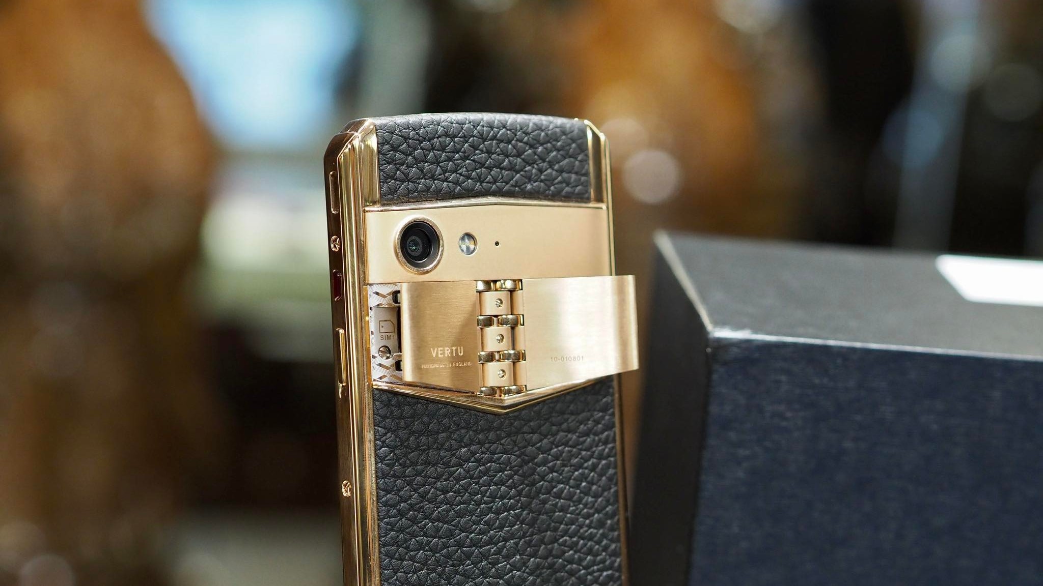 Vertu Aster P full gold vàng nguyên khối đẳng cấp thượng lưu