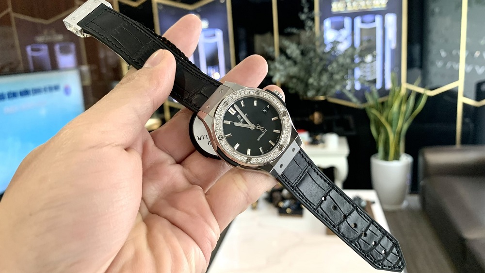 Đồng hồ Hublot chính hãng đánh giá bao nhiêu?