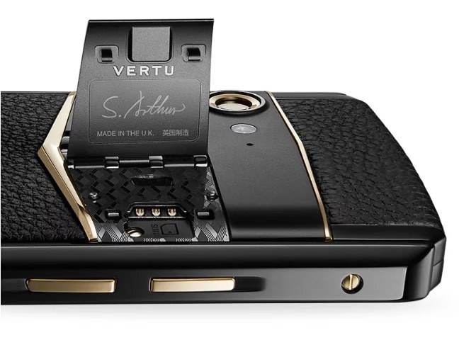 Vertu Aster P – Siêu điện thoại dành cho giới thượng lưu