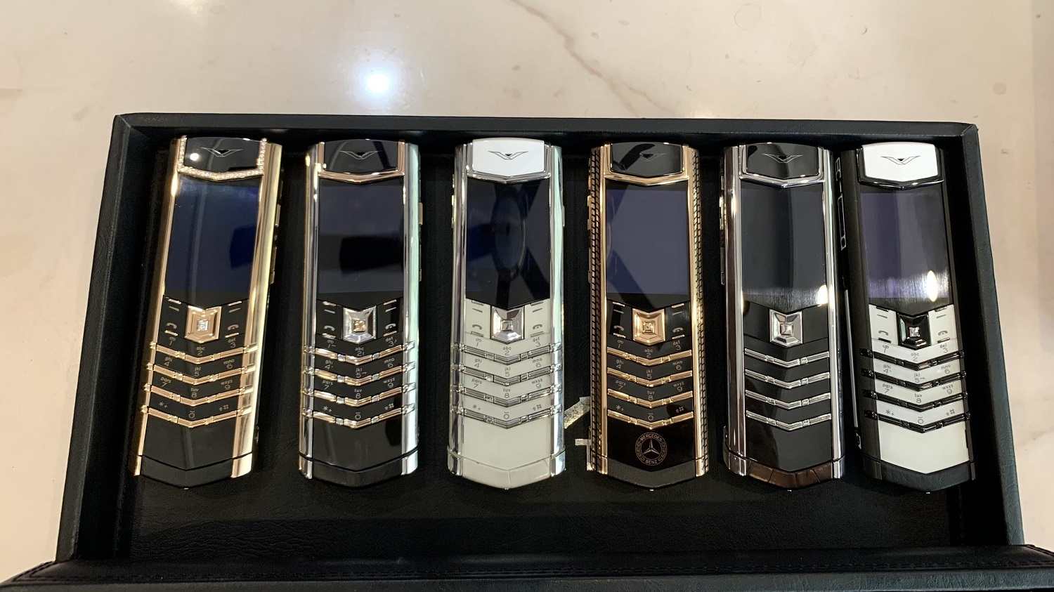 Những chiếc điện thoại Vertu Signature S nữ: Sang trọng và đẳng cấp vượt trội