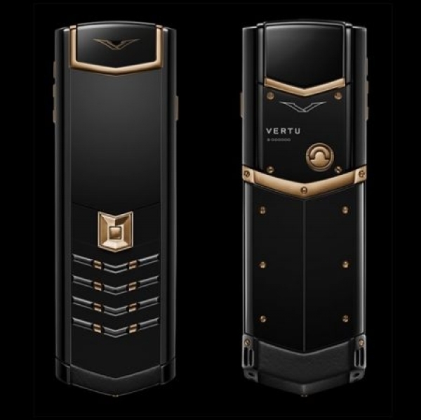 Vertu Signature S Red Gold Ultimate Black